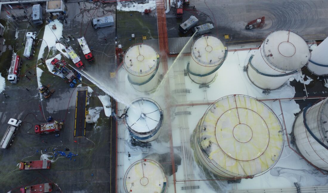 Mersin’de 1 işçinin hayatını kaybettiği yağ üretim ve enerji depolama