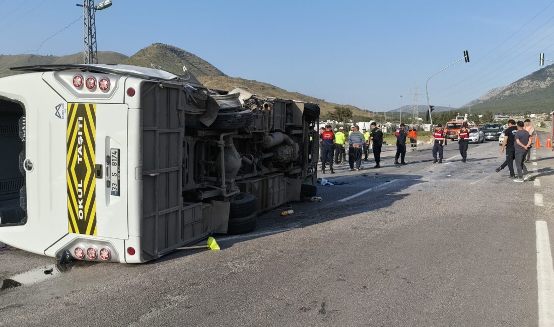Mersin’in Silifke ilçesinde Rusya uyruklu öğrencileri taşıyan okul servisinin devrilmesi