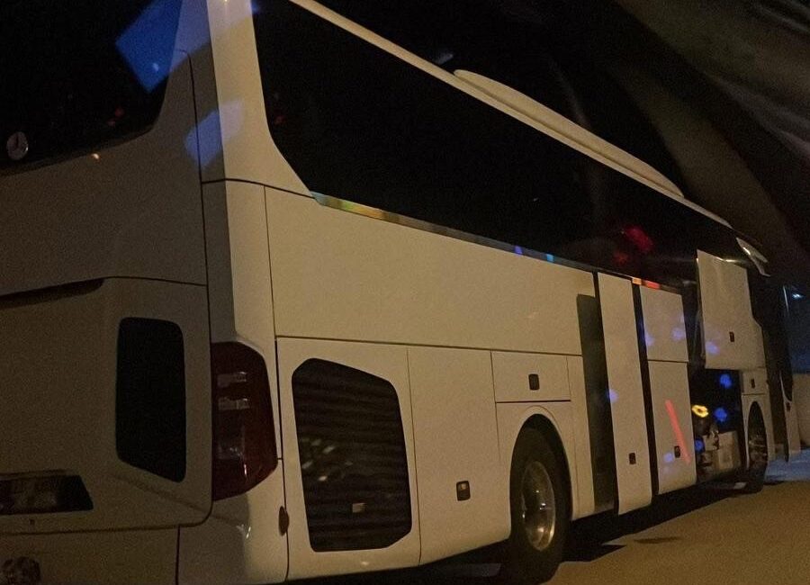 Okul gezisinde 20 öğrenci zehirlenme şüphesiyle hastaneye kaldırıldı Mersin’den geziye çıkan 40 kişilik öğrenci grubundan 20 kişi, zehirlenme
