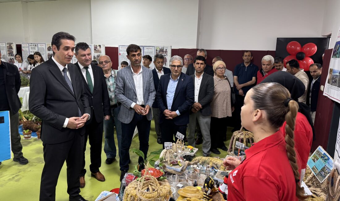 Bozyazı’da Bilim Fuarı açıldı Mersin’in Bozyazı ilçesinde Tekmen Ortaokulu tarafından hazırlanan 4006-B Bilim Fuarı