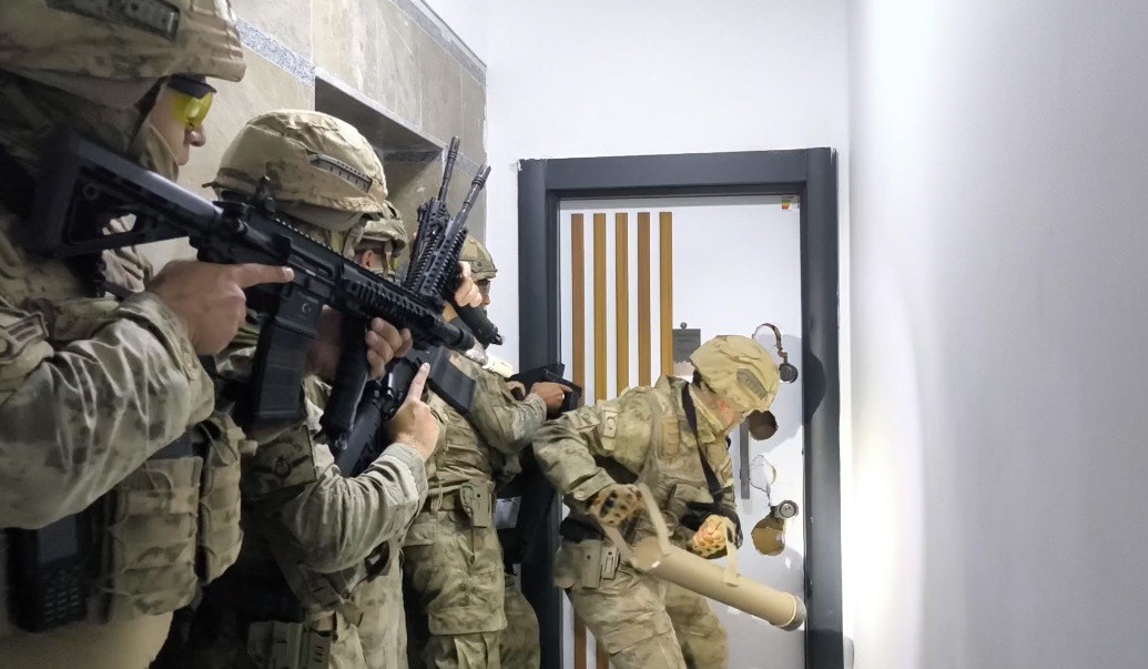 Mersin merkezli 7 ilde yasa dışı bahis operasyonu: 28 tutuklama