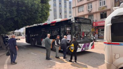 Adana’da toplu taşıma ücretlerine yapılan son zamların ardından dolmuş fiyatlarının