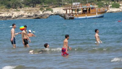 Kurban Bayramı tatilinin 9 güne çıkarılmasıyla birlikte bazı aileler Mersin‘in gözde