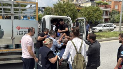 Mersin‘in Tarsus ilçesinde trafikte minibüs şoförü ile tartışan tüp kamyonetinin
