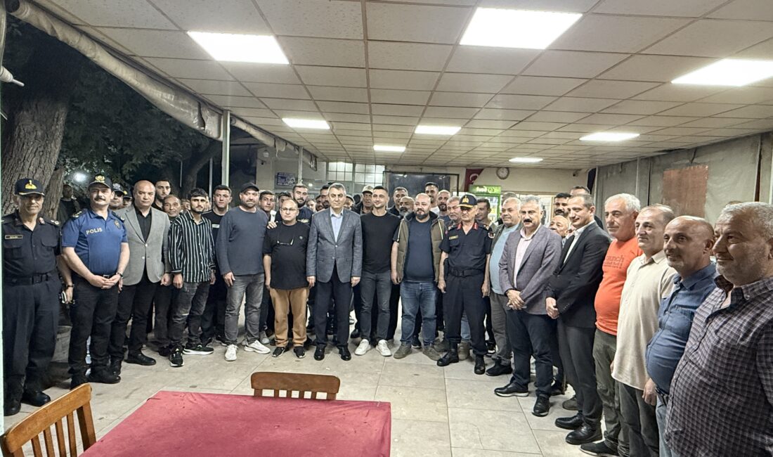 Vali Toros Tarsus’ta gönüllere dokundu Mersin Valisi Atilla Toros, Tarsus Kaymakamı Mehmet Ali Akyüz, İl