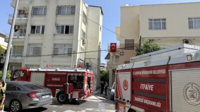Mersin’in Tarsus ilçesinde bir apartman dairesinde çıkan yangın mahallede paniğe