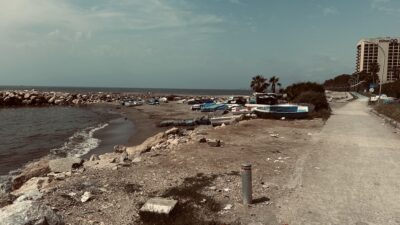 Mersin sahilindeki bu görüntü, kentin yıllardır övündüğü “modern sahil kenti”