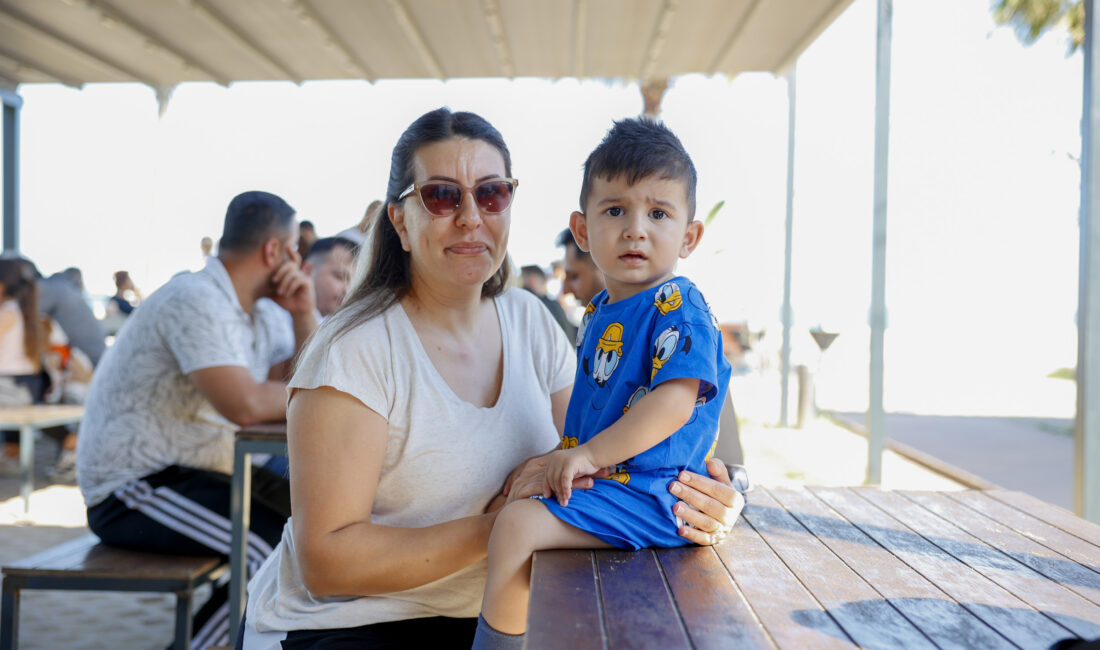 MERSİN’DE BU BAYRAMIN BULUŞMA NOKTASI YİNE BÜYÜKŞEHİR KAFELERİ OLDU Mersin Büyükşehir Belediyesi’nin kentin uğrak noktaları haline getirdiği kafeler, Kurban