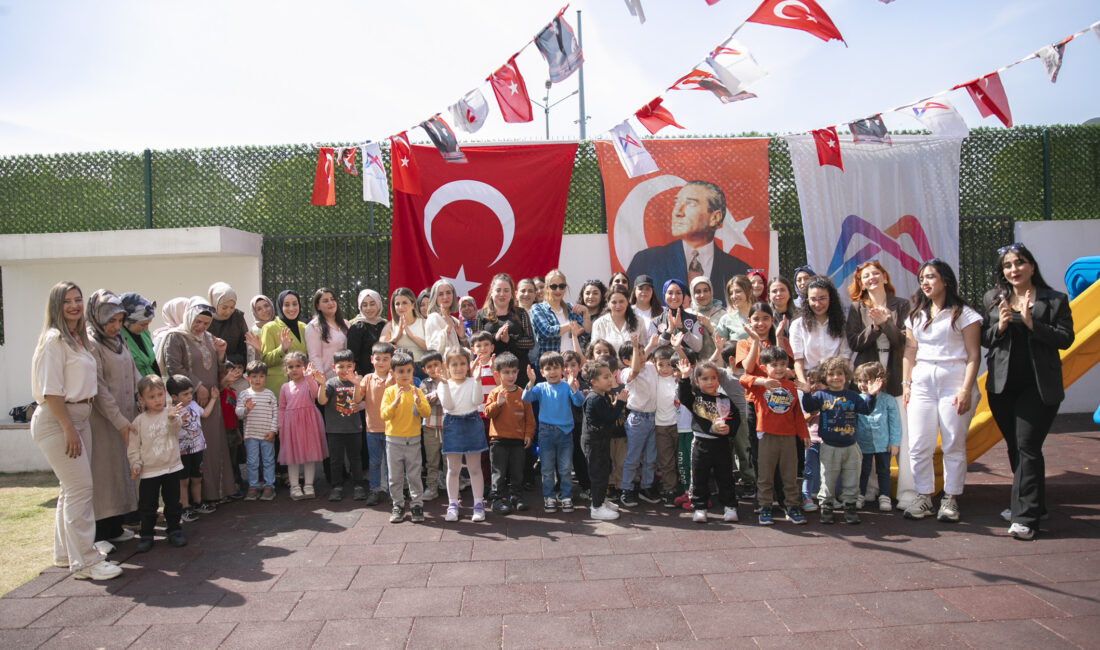 MİNİKLER ANNELERİNE SEVGİYİ OYUNLARLA ANLATTI Mersin Büyükşehir Belediyesi Kadın ve Aile Hizmetleri Daire Başkanlığı bünyesinde