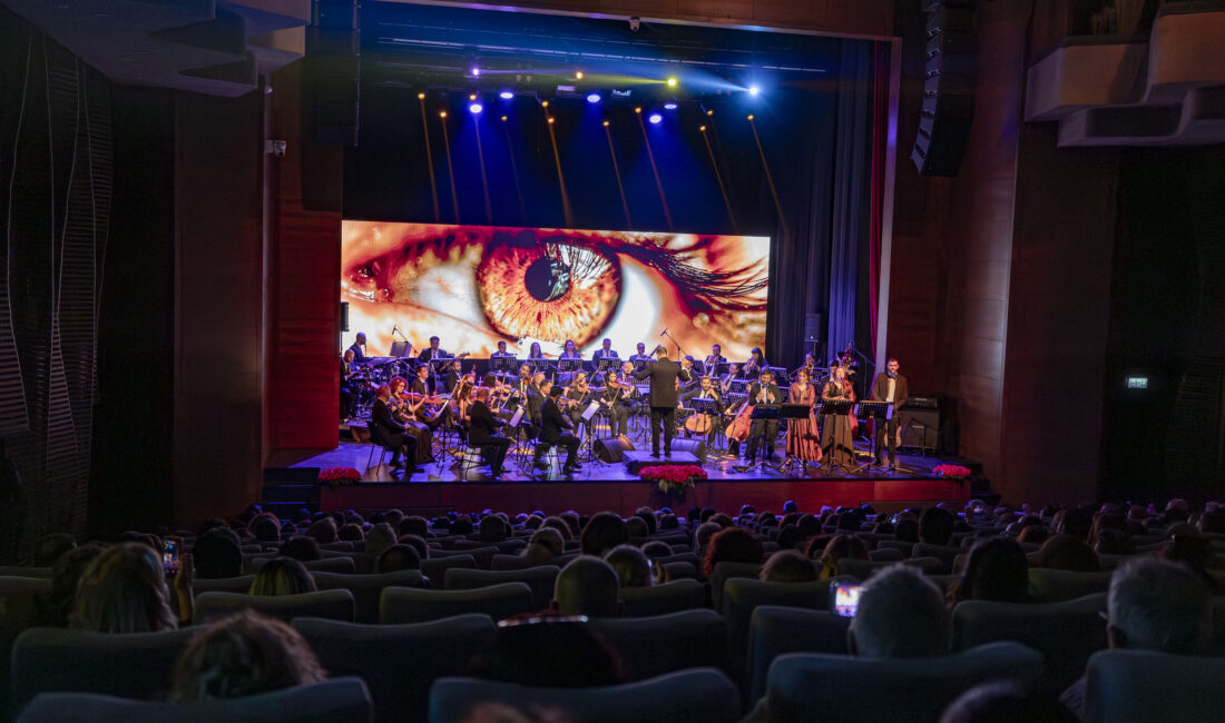 MERSİN’DE ‘USTALARA SAYGI’ GECESİ: KENT ORKESTRASI’NDAN DUYGU DOLU KONSER Mersin Büyükşehir Belediyesi tarafından, sanatseverleri bir araya getiren anlamlı ve