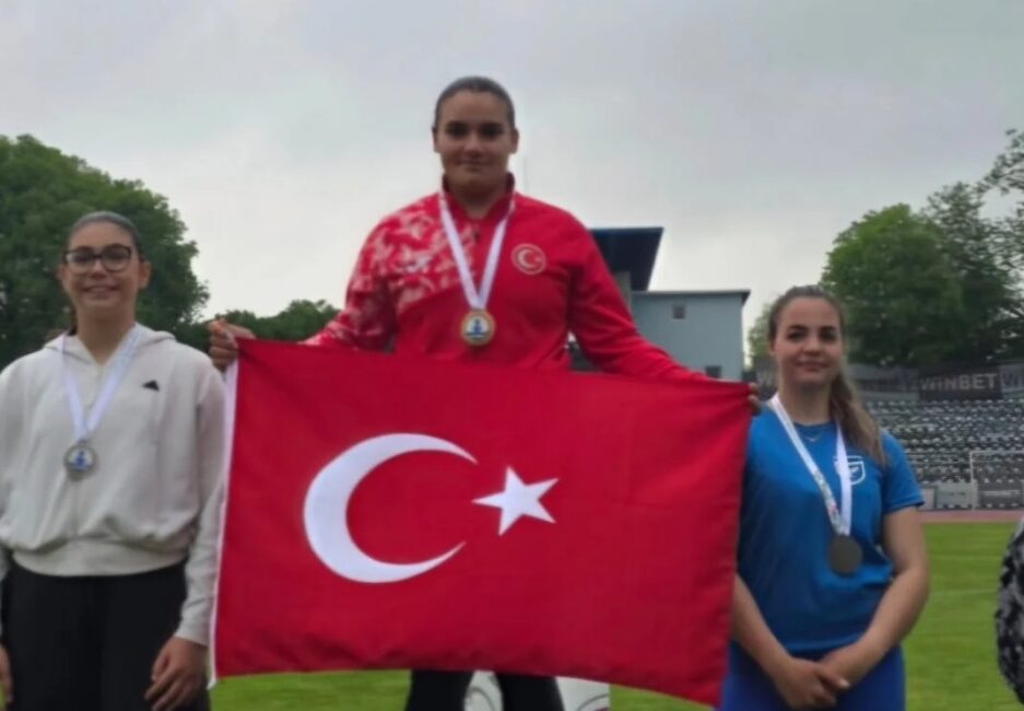 Mersin Naim Süleymanoğlu Spor Lisesi öğrencisi Nidanur Turhan, Bulgaristan’ın Ruse