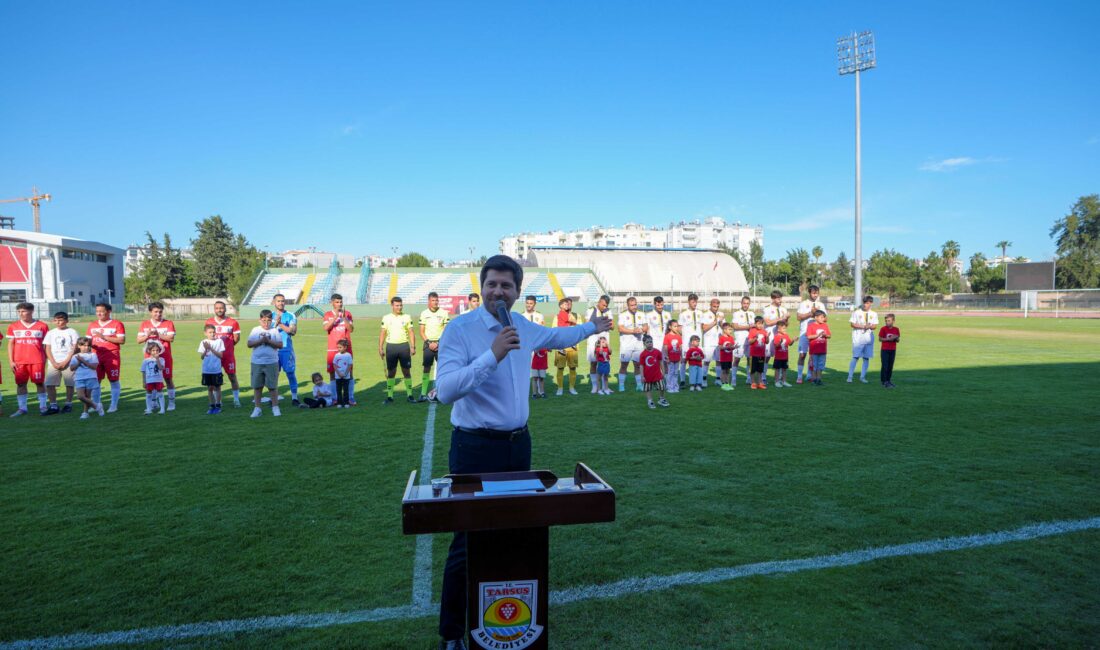 KÖYLER ARASI FUTBOL TURNUVASI’NDA İLK MAÇ OYNANDI Tarsus Belediyesi tarafından geleneksel olarak düzenlenen Köyler Arası Futbol Turnuvası,