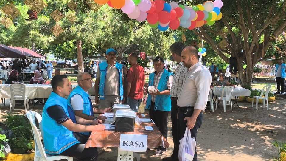 BOZYAZI’DA HAYIR ÇARŞISI AÇILDI