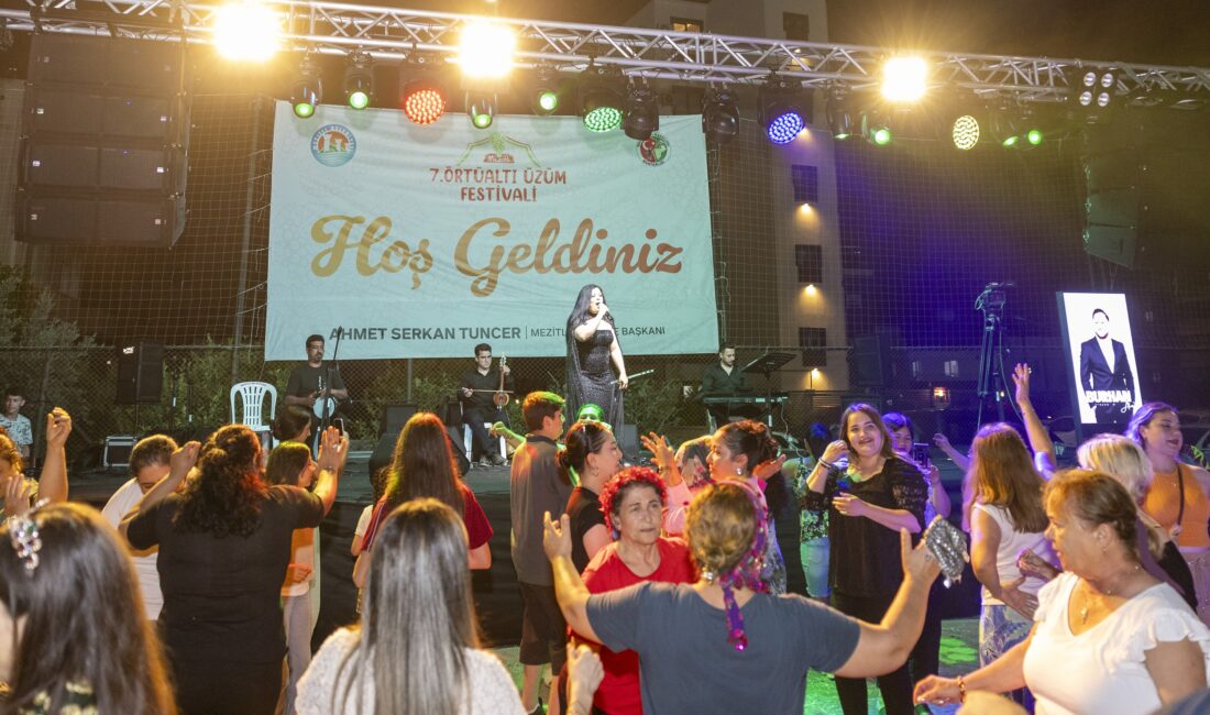 Mezitli Belediyesi tarafından bu yıl 7’ncisi düzenlenen Örtüaltı Üzüm Festivali,