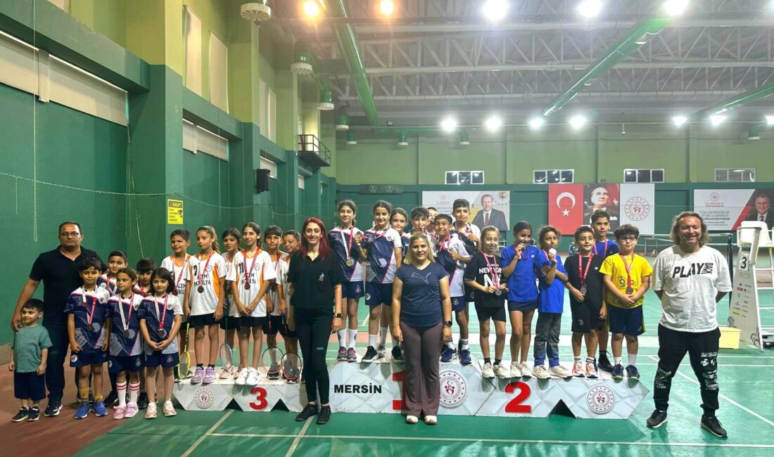 Mersin Tenis Kompleksi’nde düzenlenen Okul Sporları Badminton Minikler İl Birinciliği