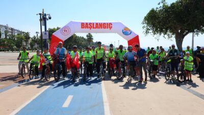 Mersin’de geleneksel olarak düzenlenen Yeşilay Bisiklet Turu, bu pazar büyük
