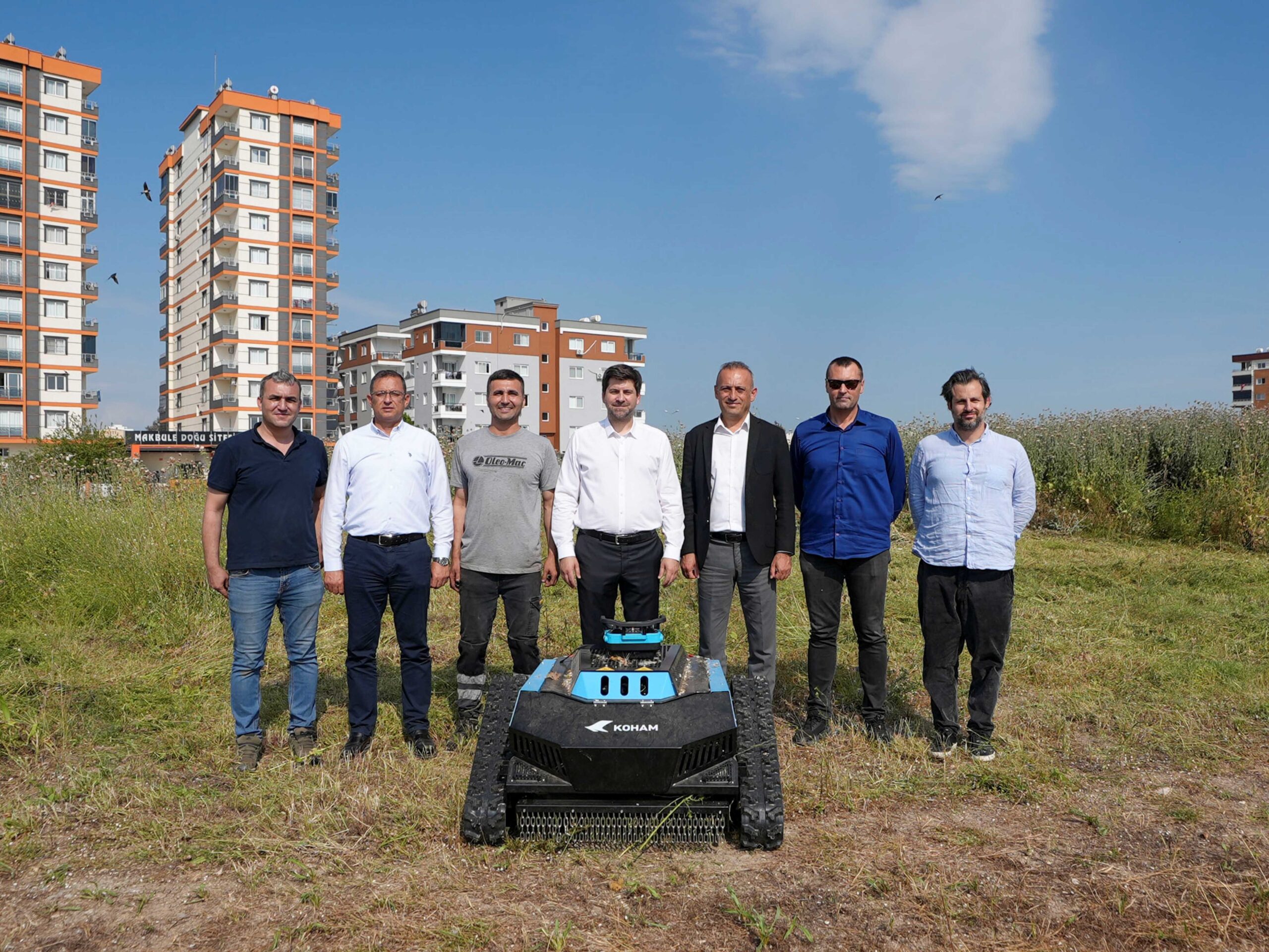 Tarsus’ta Park ve Bahçeler Müdürlüğüne yeni nesil biçme makinesi