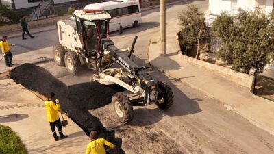 Tarsus Belediyesi, kent genelinde ulaşım konforunu artırmak ve yıpranan yol