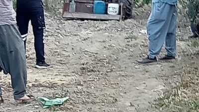 Mersin’in Tarsus ilçesinde el freni çekilmeyen traktörün altında kalan 70