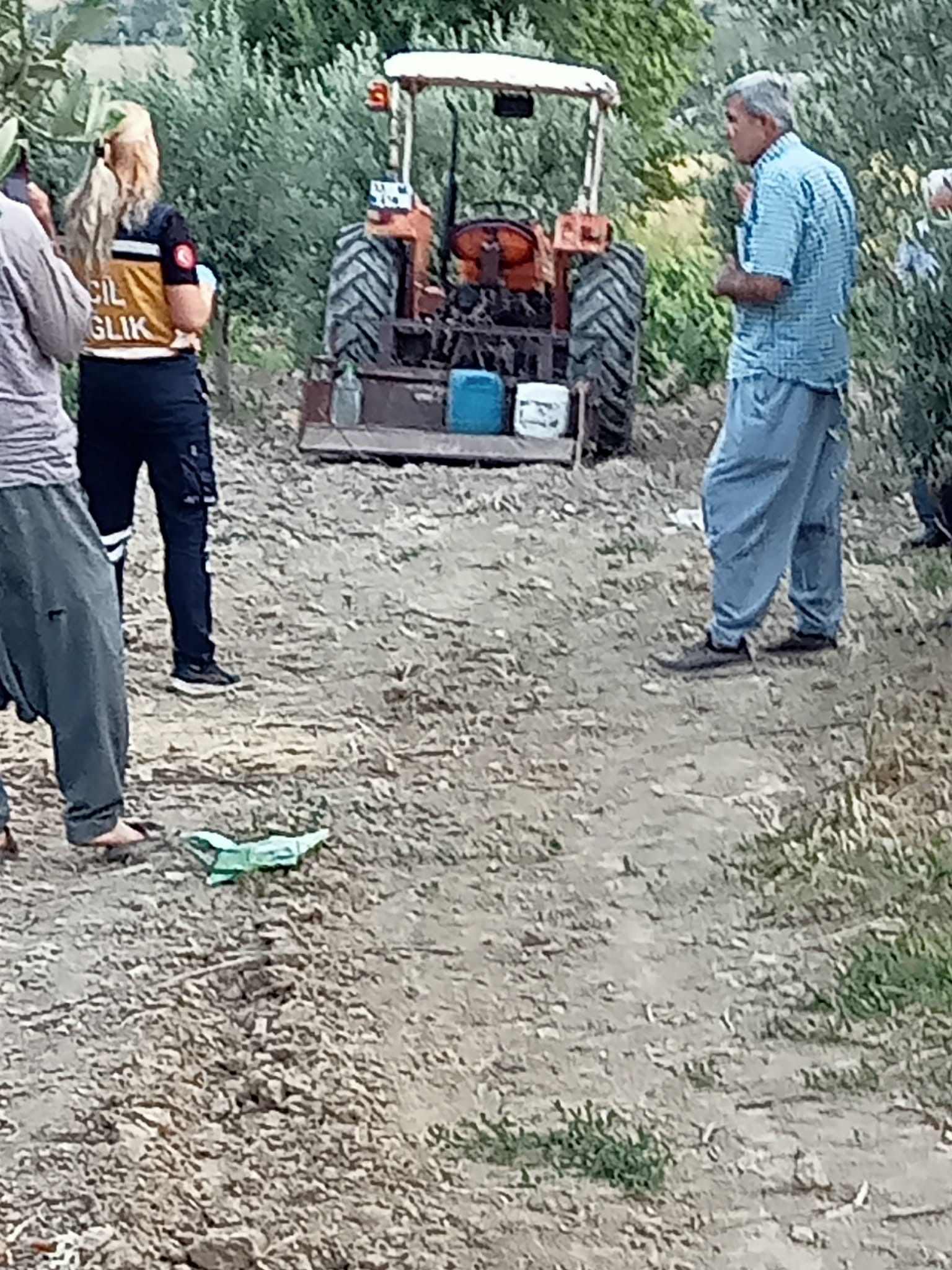 Traktörün altında kalan yaşlı adam hayatını kaybet