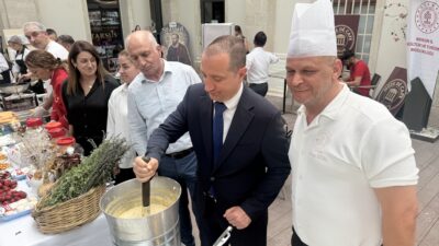 Türk Mutfağı Haftası kapsamında Tarsus Müzesinde düzenlenen etkinlikte, Türk mutfağının