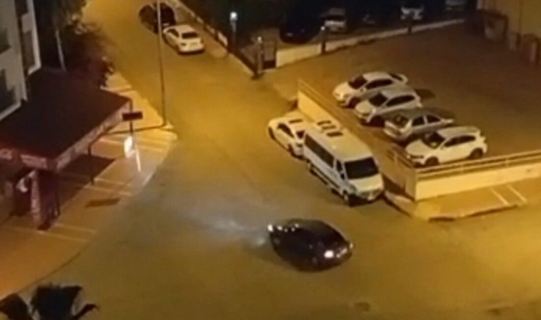 Drift atan sürücüye 140 bin TL ceza: Araç ve ehliyetine de el konuldu Mersin polisi drift yaparak trafik güvenliğini tehlikeye atan sürücüyü yakaladı,