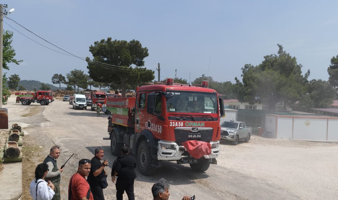 Mersin’de gerçeğini aratmayan orman yangını tatbikatı Mersin Orman Bölge Müdürlüğü tarafından Silifke ilçesinde gerçekleştirilen orman yangını