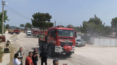 Mersin’de gerçeğini aratmayan orman yangını tatbikatı Mersin Orman Bölge Müdürlüğü tarafından Silifke ilçesinde gerçekleştirilen orman yangını
