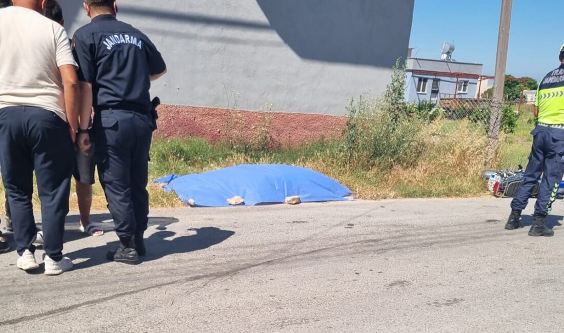 Tırla çarpışan motosikletin sürücüsü hayatını kaybetti Mersin’in Tarsus ilçesinde tırla çarpışan motosiklet sürücüsü hayatını kaybetti. Kaza,