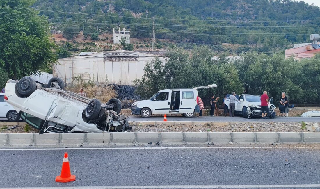 Mersin’de kaza yapan otomobil takla attı: 2 yaralı Mersin‘in Bozyazı ilçesinde iki otomobilin çarpışması sonucu meydana gelen trafik