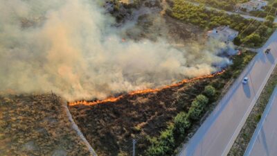 Mersin’in Mut ilçesinde bahçede çıkan yangın, evlere ve ormanlık alana