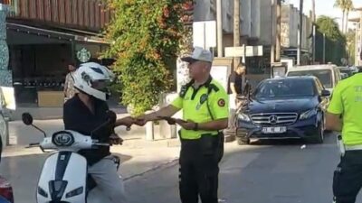 Mersin’in Tarsus ilçesinde Emniyet Müdürlüğü Trafik Büro Amirliği ekipleri tarafından
