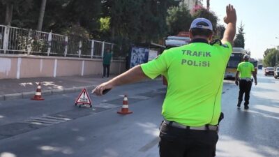 Mersin’in Tarsus ilçesinde trafik güvenliğini tehlikeye düşüren araç sürücüsü tespit