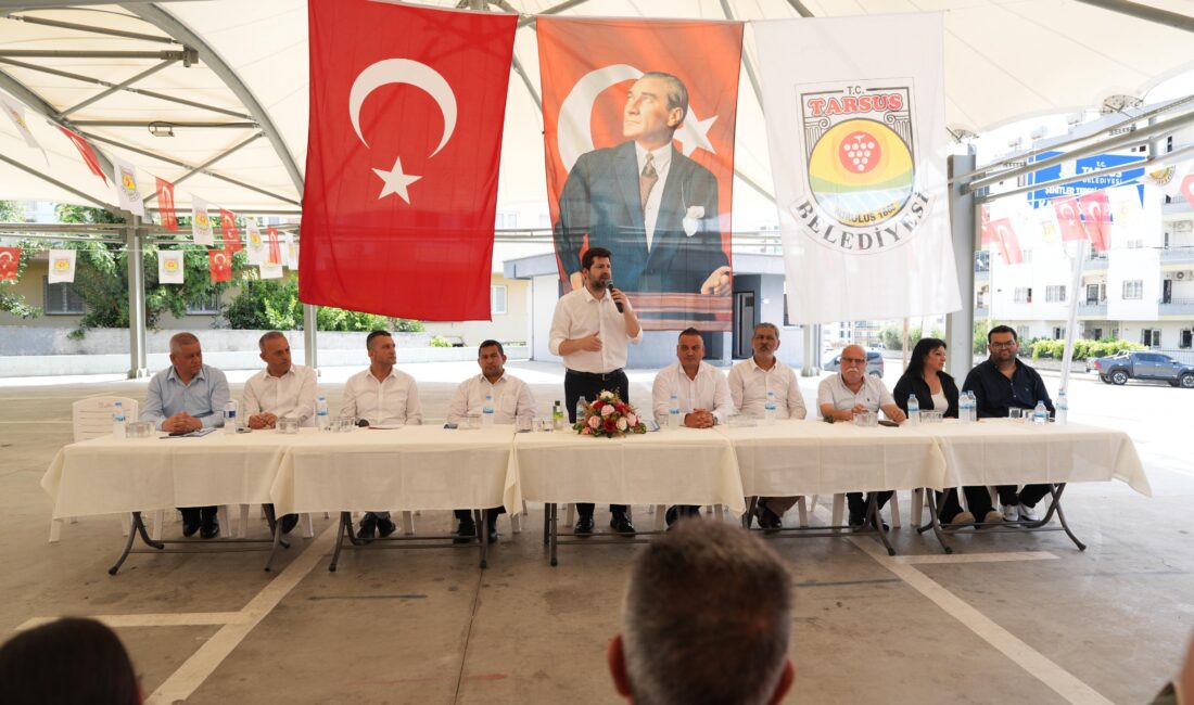 Tarsus Belediye Başkanı Ali Boltaç, Şehitler Tepesi Mahallesi’nde vatandaşlarla bir