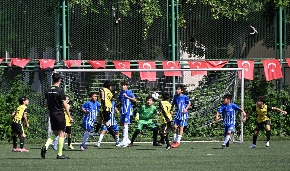 ŞİDDETE VE UYUŞTURUCUYA HAYIR; SPORA EVET Geleneksel hale gelen ve binlerce futbol tutkunu çocuğu bir araya