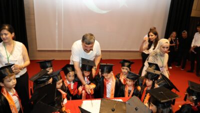 Toroslar Belediyesi bünyesinde hizmet veren Akbelen ve Osmaniye Gündüz Bakımevlerinde