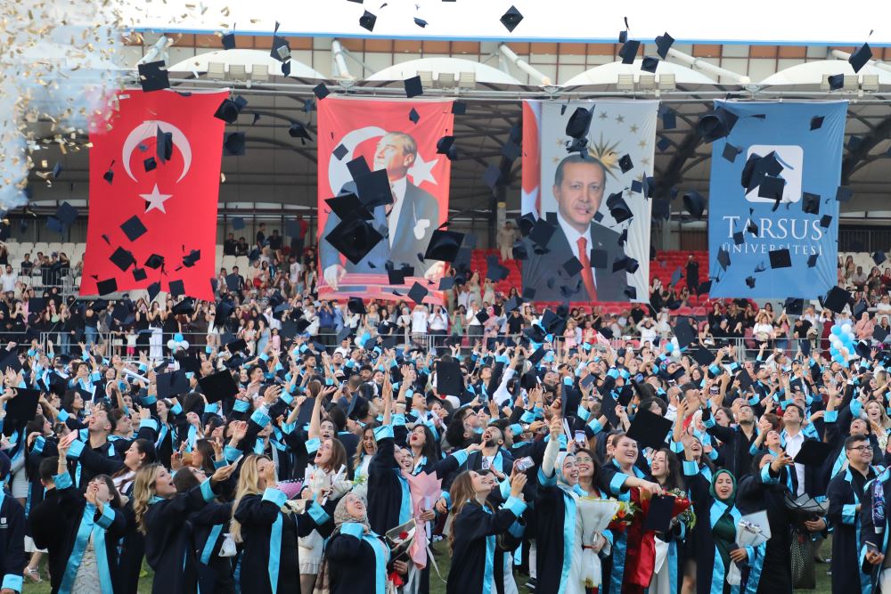 Tarsus Üniversitesinde 2026 Mezuniyet Heyecanı Yaşandı