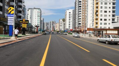 Mersin Büyükşehir Belediyesi, kent genelinde sürdürdüğü yol yapım, bakım ve
