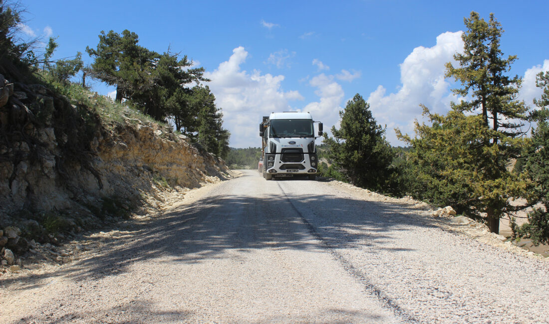 MERSİN BÜYÜKŞEHİR, GÜZELOLUK-KUŞLUCA BAĞLANTI YOLUNU YENİLEDİ Mersin Büyükşehir Belediyesi, kent genelinde sürdürdüğü yol yapım, bakım ve