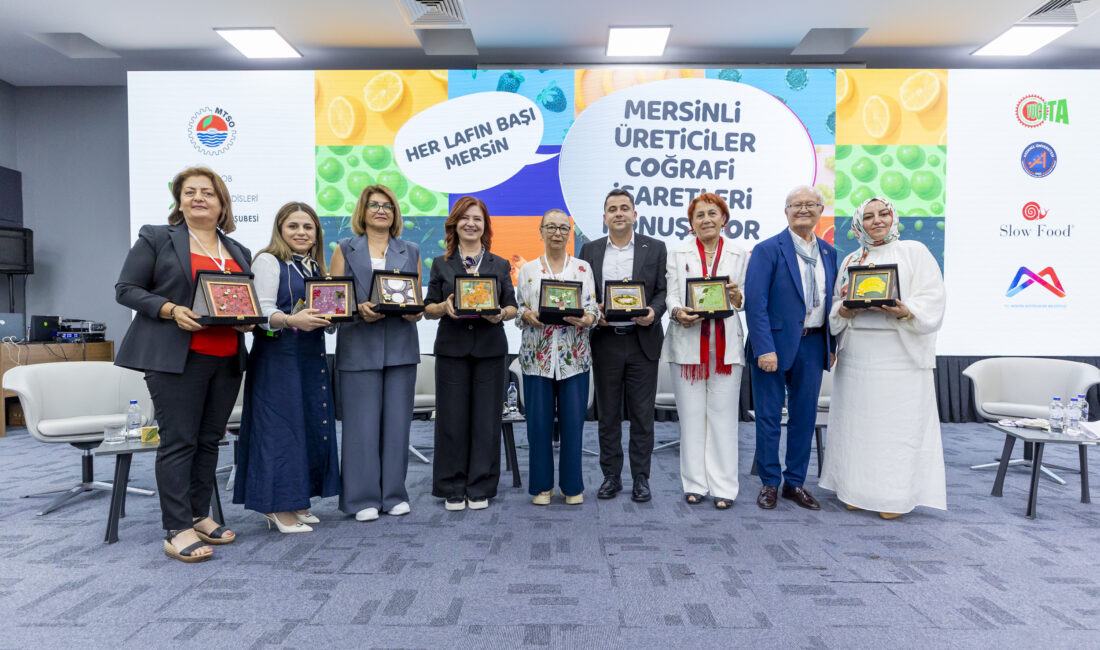 MERSİNLİ ÜRETİCİLER COĞRAFİ İŞARETLERİN GÜCÜNÜ KONUŞTU Mersin Büyükşehir Belediyesi, kenti bir gastronomi markasına dönüştürürken üreticinin ve