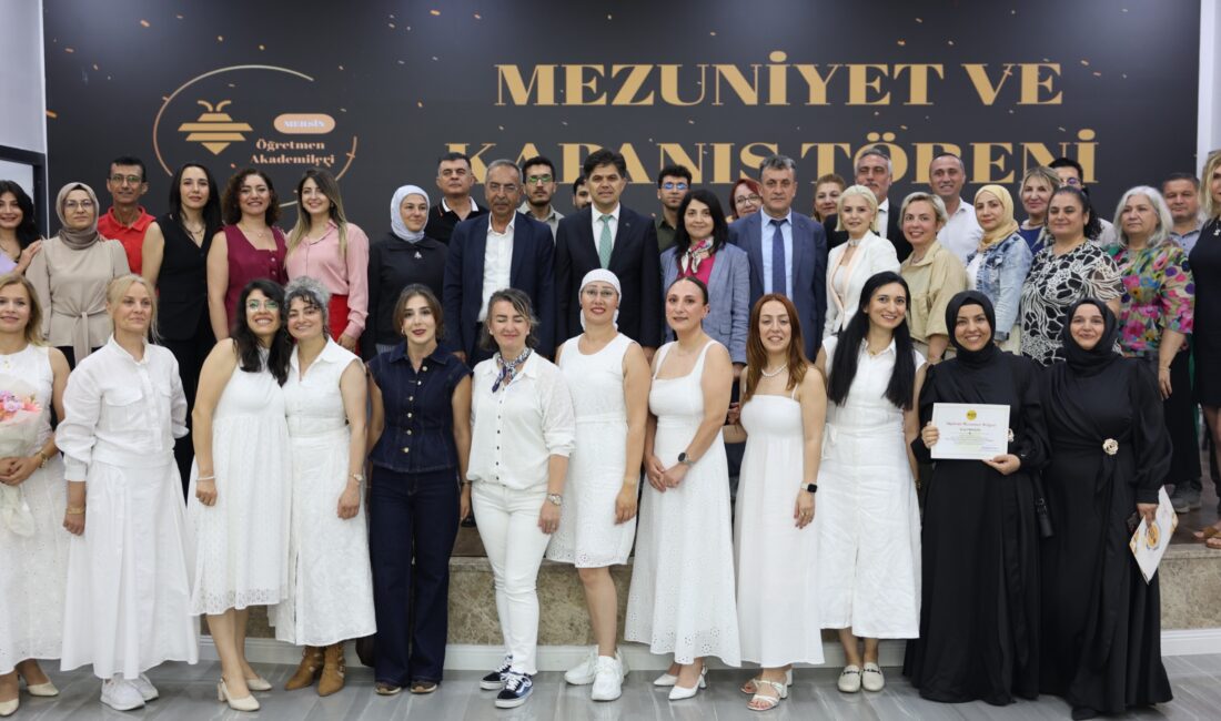 ÖZDEMİRCİ, “MERSİN ÖĞRETMEN AKADEMİLERİ KAPANIŞ PROGRAMI”NA KATILDI İl Millî Eğitim Müdürü Muhammed Özdemirci, “Mersin Öğretmen Akademileri Kapanış