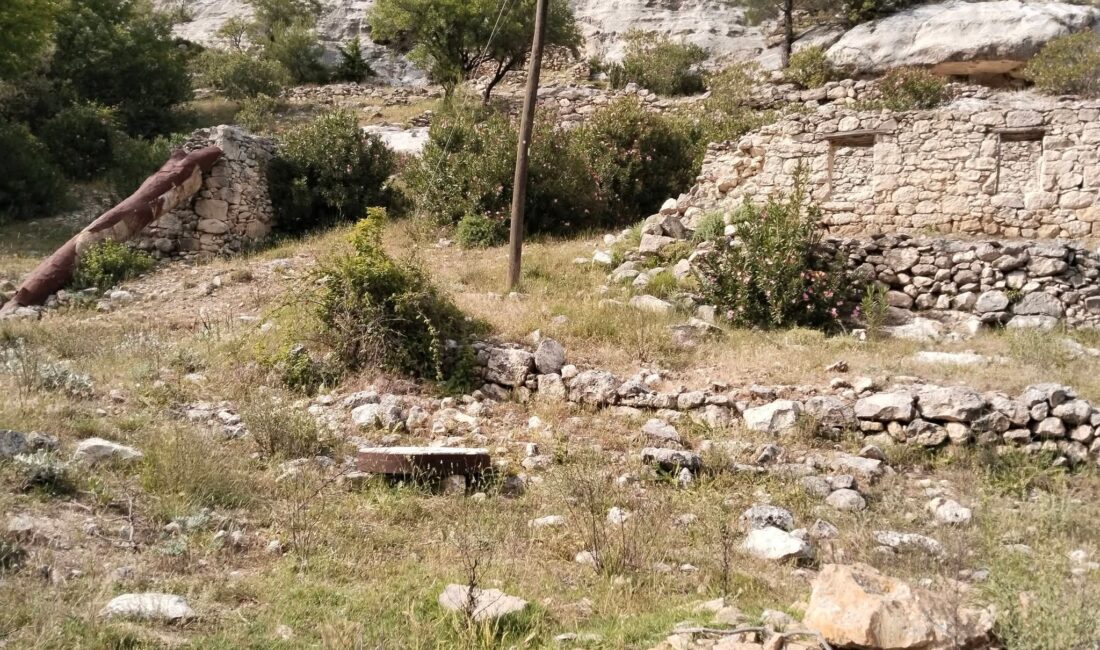 KURAKLIK SU DEĞİRMENLERİNİ VURDU Akdeniz Bölgesi’nin Taşeli dağlarından denize akan dere yataklarında su kaynakları