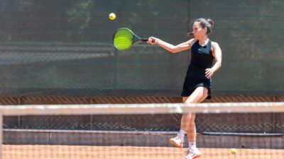 Yenişehir’de tenis şöleni Yenişehir Belediyesi Ata Spor Tesisleri’nde düzenlenen ve 273 lisanslı sporcunun