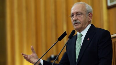 CHP Sözcüsü Sarı: “Kemal Kılıçdaroğlu yarın grup toplantısını yapmama kararı aldı” Cumhuriyet Halk Partisi (CHP) Sözcüsü Müslim Sarı, “Cumhuriyet Halk Partisi’nin