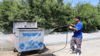 Toroslar Belediyesi, yaz aylarında artan sıcaklıklarla birlikte oluşabilecek kötü koku,