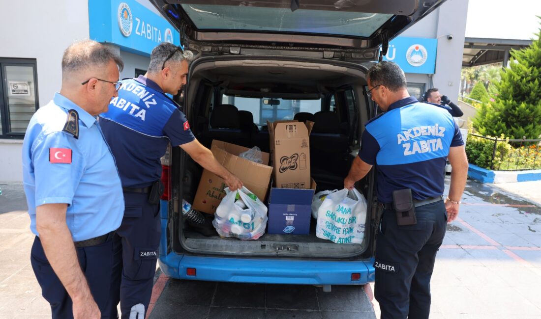 Akdeniz’de Bir Zincir Markette 135 Tarihi Geçmiş Ürün Ele Geçirildi Akdeniz Belediyesi Zabıta Müdürlüğü ekipleri, halk sağlığını korumaya yönelik denetimlerine