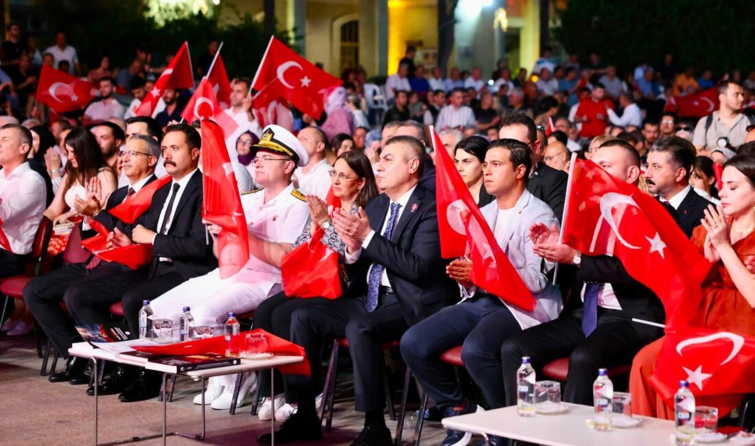 Vali Atilla Toros, ‘Demokrasi Nöbeti’ne katıldı Mersin Vali Atilla Toros, ‘15 Temmuz Demokrasi ve Milli Birlik