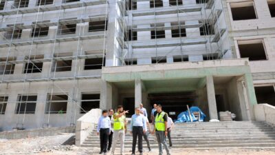 Mersin Valisi Atilla Toros, Tarsus ilçesinde yapımı devam eden 32