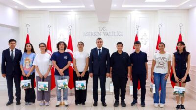 Mersin Valisi Atilla Toros, YKS ve LGS’de üstün başarı gösteren