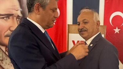 Yeni Parti Mersin Milletvekili Talat Dinçer, Genel Başkan Özgür Özel
